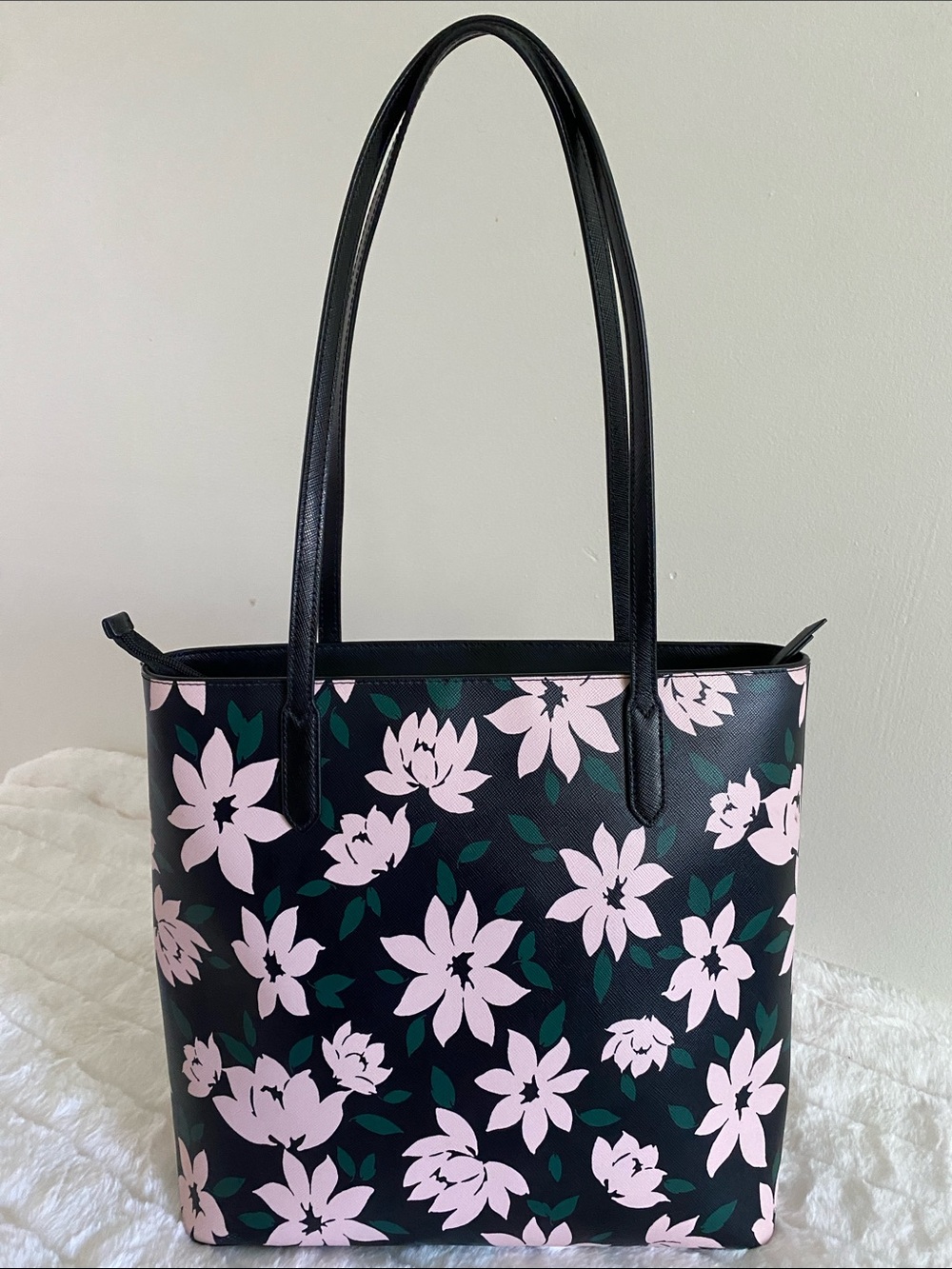 Kate Spade New York Jana Winter Blooms Medium Tote - Picture 3 of 17